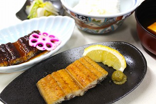 フェア食「鰻の食べ比べ膳」