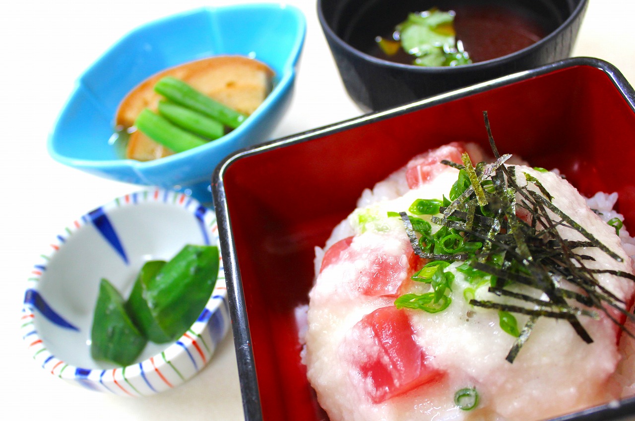 まぐろの山かけ丼